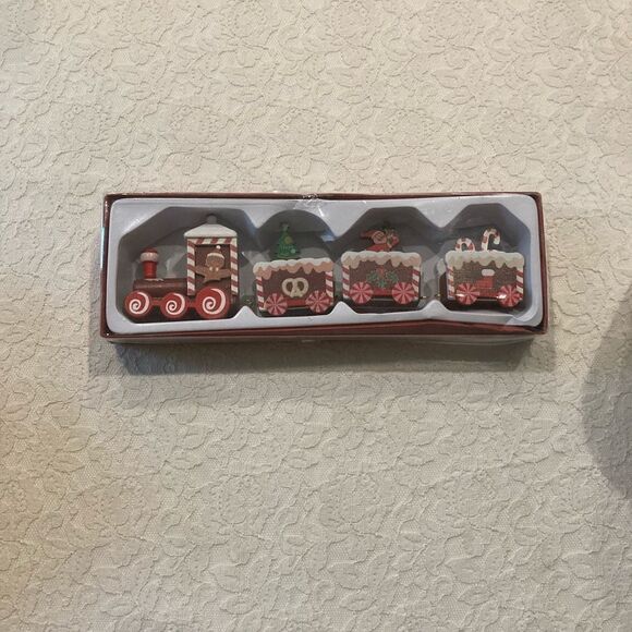 Gingerbread Toy Train Set - Picture 8 of 8
